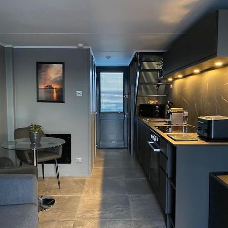 Seascape - Floating Home At Brighton Marina With Free Parking Exterior photo