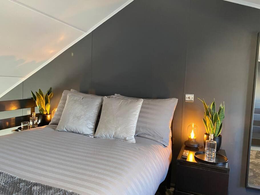 Seascape - Floating Home At Brighton Marina With Free Parking Exterior photo