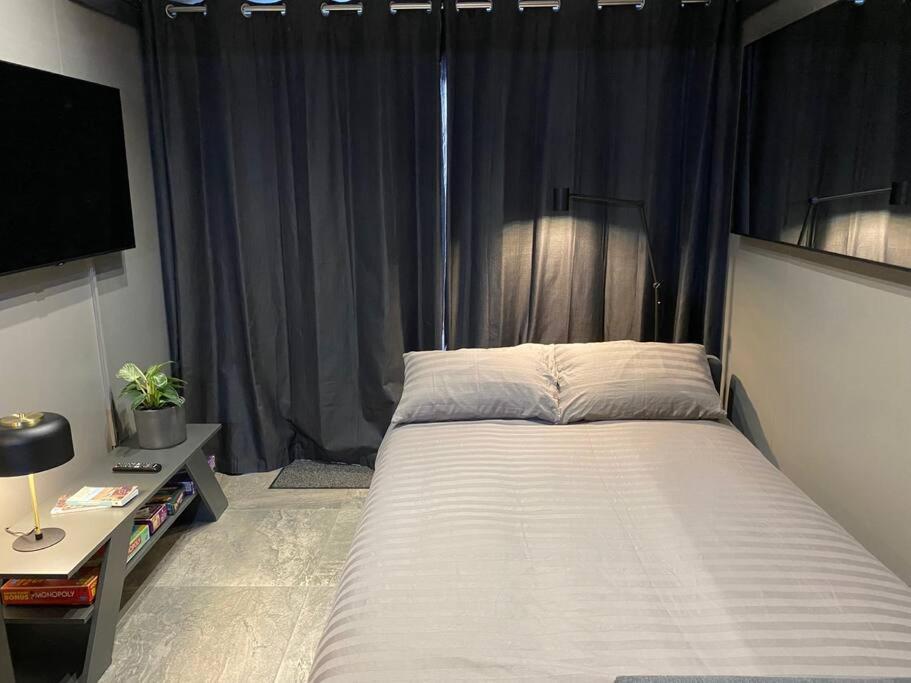 Seascape - Floating Home At Brighton Marina With Free Parking Exterior photo