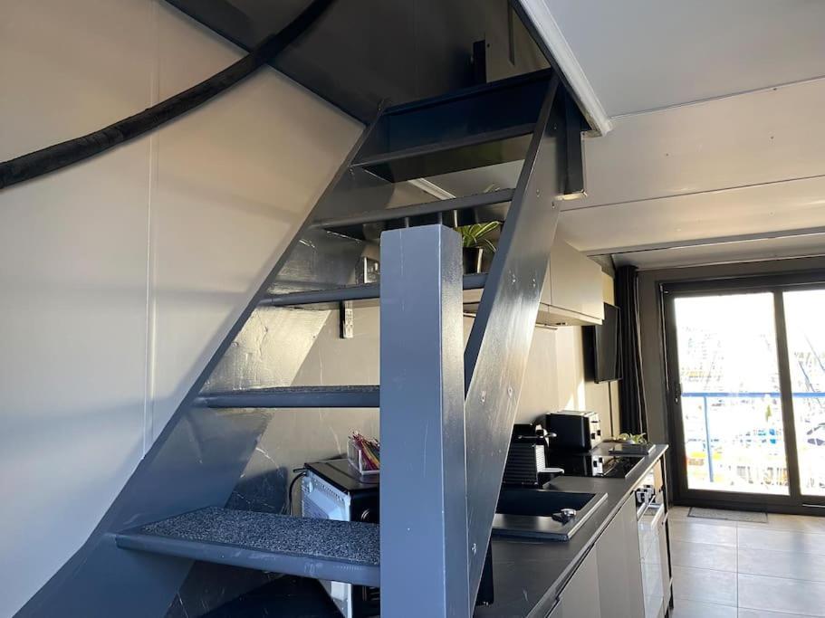 Seascape - Floating Home At Brighton Marina With Free Parking Exterior photo